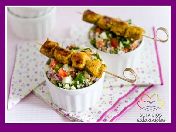 Lunes Saludable con Pinchos de Pollo y Ensalada de Cuscús