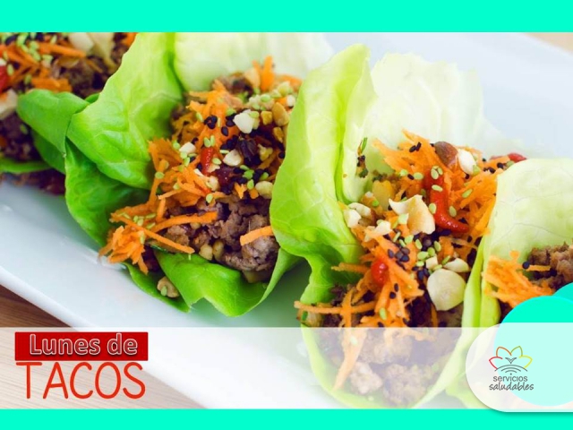 Lunes Saludable con Tacos de Carne sobre hojas de lechuga